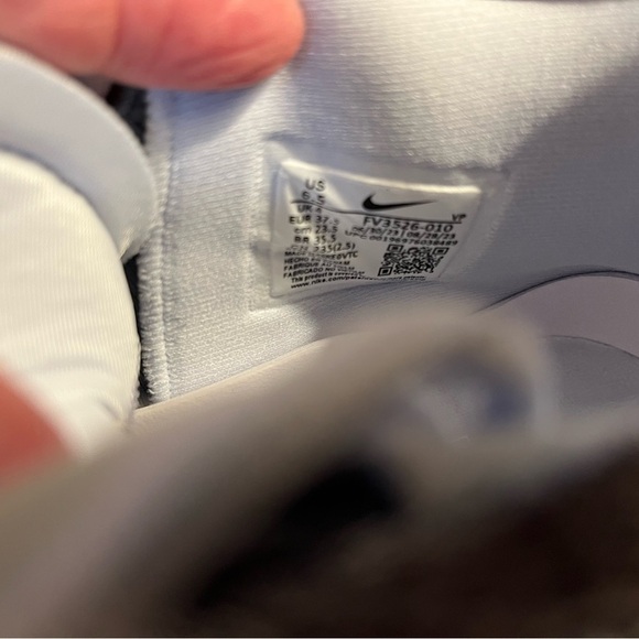 NEW Nike Women’s Cosmic Unity 3-Size 6.5-Gray/White/Ashen Slate - Picture 7 of 7